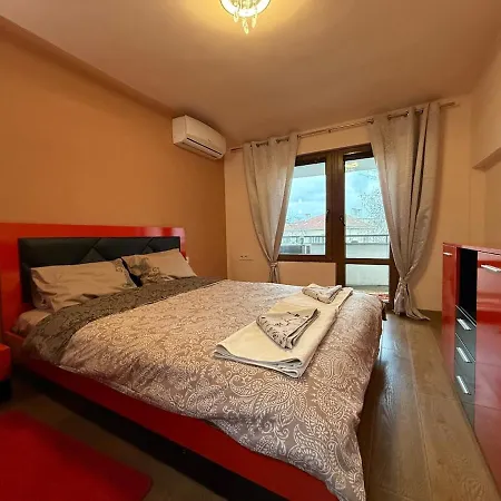 Two-bedroom In The Heart Of Burgas, Bogoridi Street Apartamento Burgas